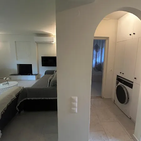 Polyxeni House Apartman *